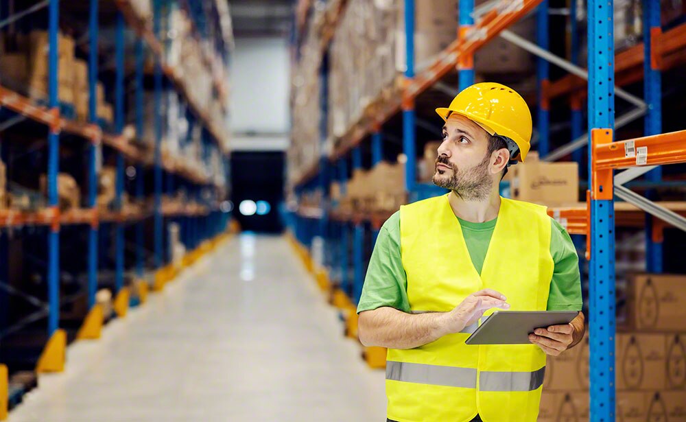 Os operadores de Yari preparam maior volume de pedidos com Easy WMS