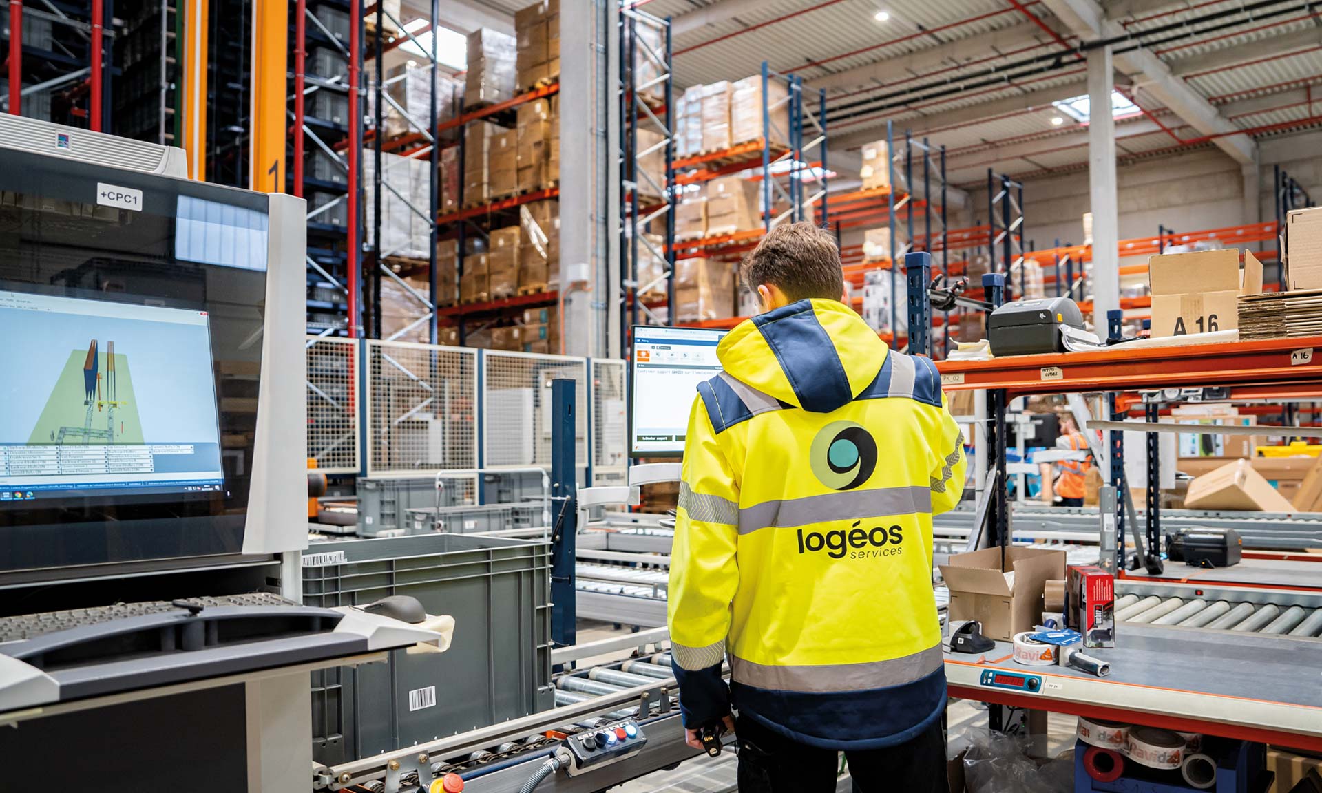 Armazém para um 4PL de múltiplos clientes e 9.000 pedidos diários