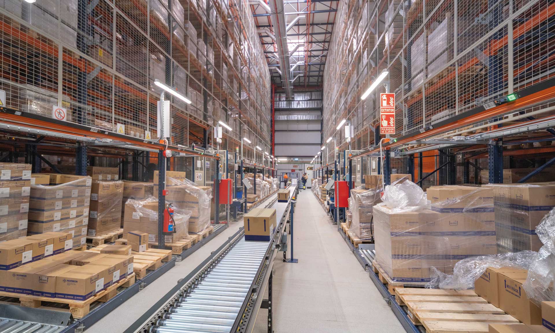 Normon administra até um milhão de medicamentos por dia usando as tecnologias da Mecalux