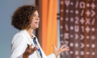Entrevista com Eva Ponce (MIT) sobre cadeias de suprimentos omnichannel Entrevista com Eva Ponce (MIT) sobre cadeias de suprimentos omnichannel