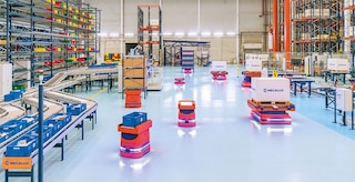 A vantagem do modelo de aprendizagem por reforço é que ele muda ao longo do tempo