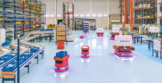 A vantagem do modelo de aprendizagem por reforço é que ele muda ao longo do tempo