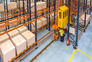 Os serviços de suporte técnico da Mecalux reduzem o tempo de inatividade do armazém