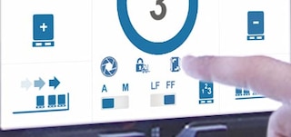 A função de mudança de cabeceira permite escolher o lado da estante a partir do qual irá operar