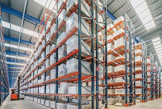 Os porta pallets oferecem múltiplas vantagens, tais como acesso direto e uma grande versatilidade