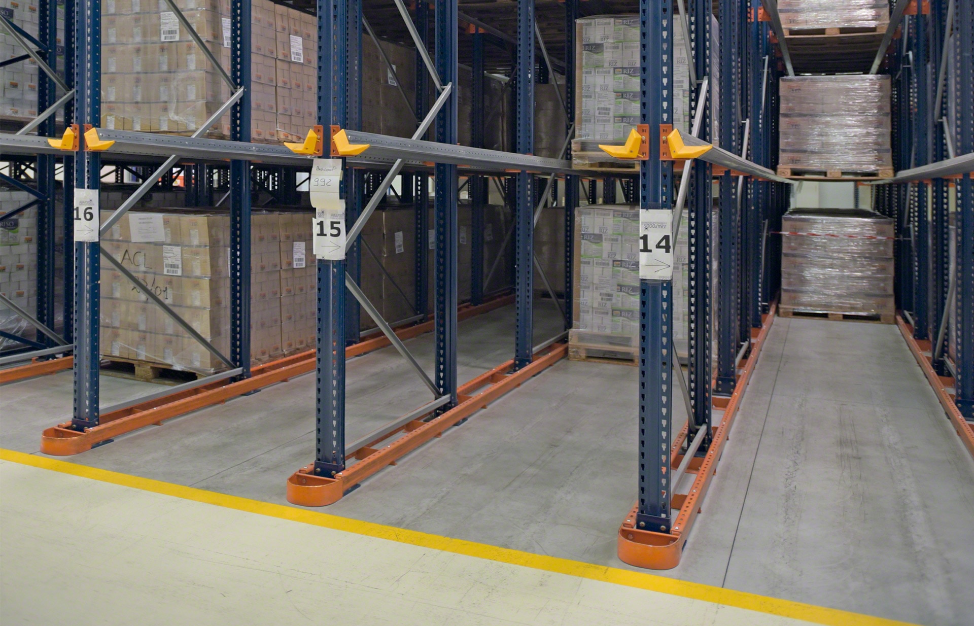 Drive-Thru Pallet Racking: Maximize Space And Streamline Warehouse Operations