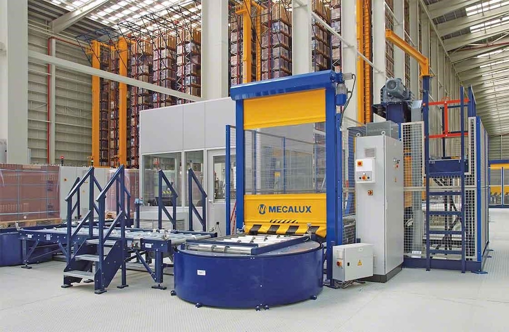 Em armazéns automáticos, o posto de inspeção de paletes se encarrega de fazer o controle de qualidade após o recebimento da mercadoria Em armazéns automáticos, o posto de inspeção de paletes se encarrega de fazer o controle de qualidade após o recebimento da mercadoria
